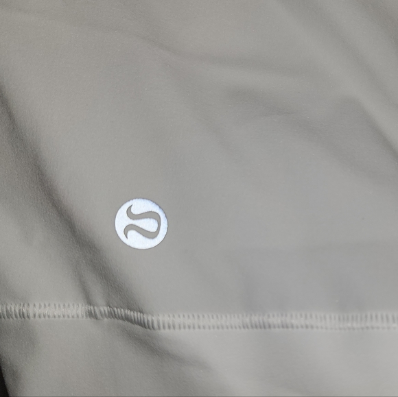 BNWT Lululemon Jacket - Picture 8 of 11